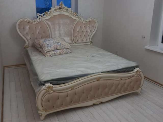 Классическая белая спальня с золотом Людовик Классическая белая спальня с золотом Людовик