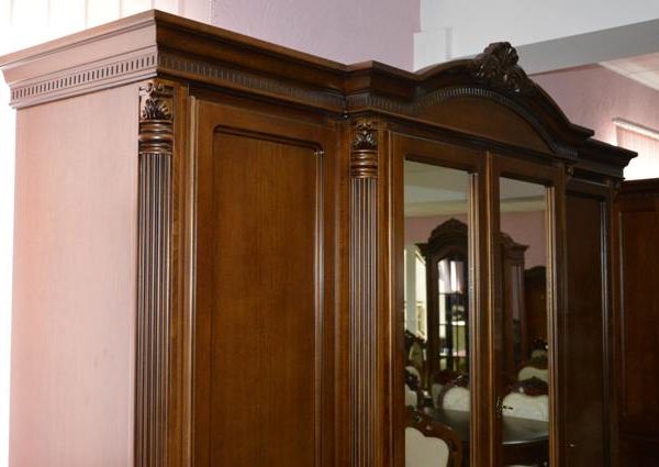 Классический румынский шкаф София