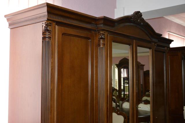 Классический румынский шкаф София