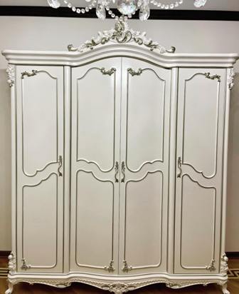Белый классический шкаф Шампань