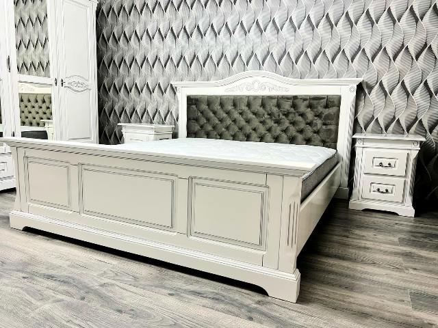 Белая румынская кровать Мария с мягким изголовьем Белая румынская кровать Мария с мягким изголовьем