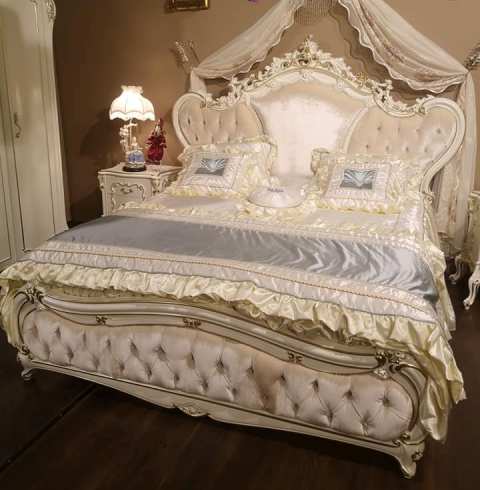 Классическая белая спальня с золотом Людовик