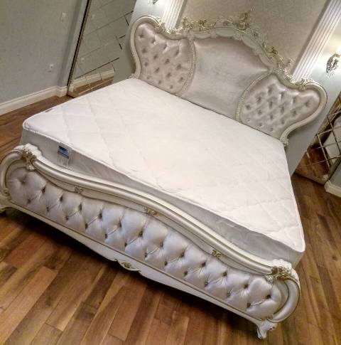 Классическая белая спальня с золотом Людовик Классическая белая спальня с золотом Людовик