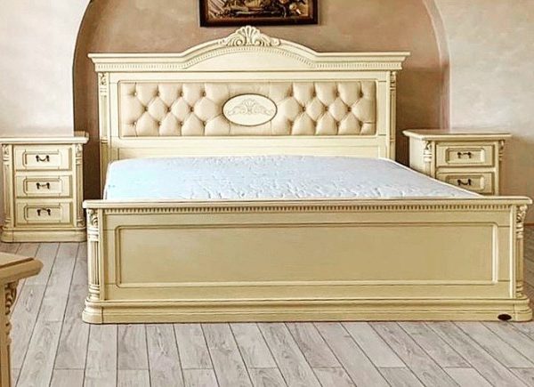 Біле двоспальне Румунське ліжко Софія