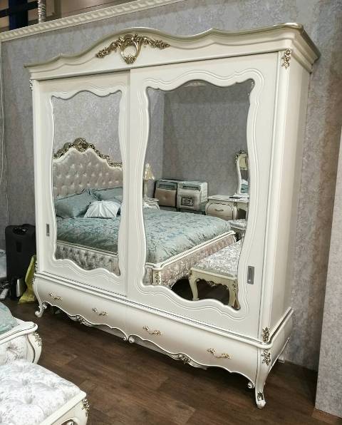 Белый классический шкаф-купе Романтика