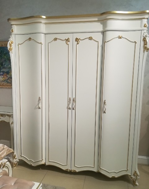 Белый классический шкаф Людовик с золотом Белый классический шкаф Людовик с золотом
