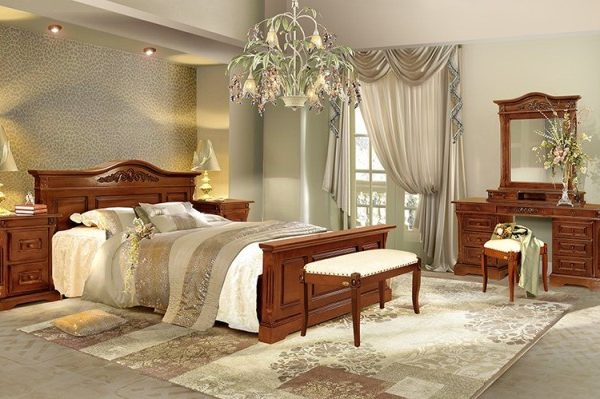 Ореховая кровать с твердым изголовьем Мария