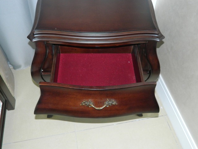 Ореховая мебель для спальни Грация