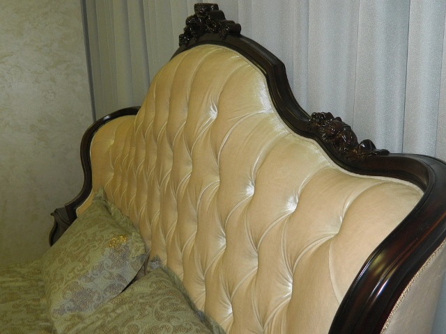 Ореховая мебель для спальни Грация