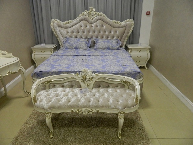 Аристократическая белая мебель Шампань в стиле барокко