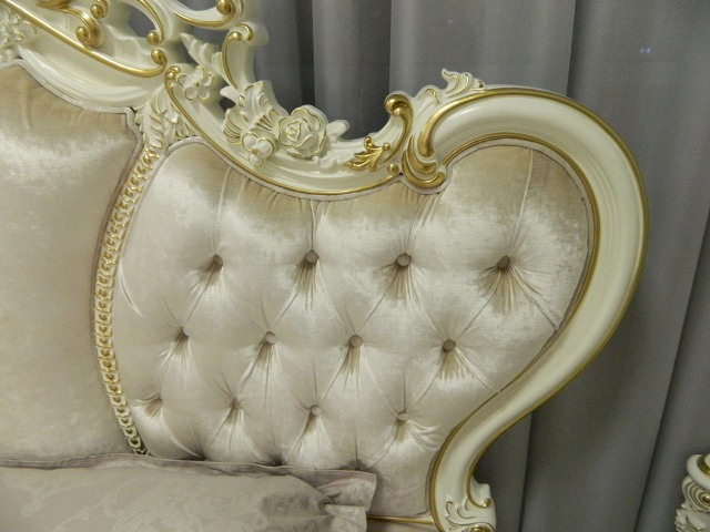 Классическая белая спальня с золотом Людовик Классическая белая спальня с золотом Людовик