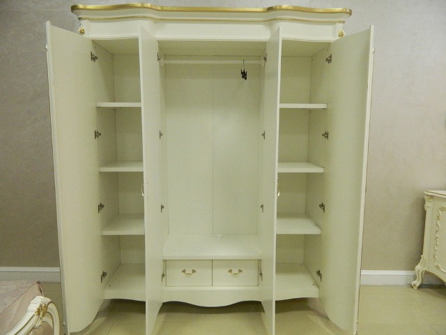 Классическая белая спальня с золотом Людовик Классическая белая спальня с золотом Людовик