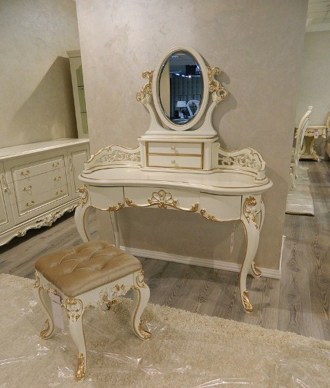 Белая мебель для спальни барокко Пале Рояль