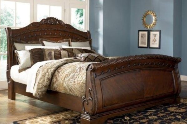 Темная деревянная спальня Queen North Shore B553-74-75-77 ASHLEY