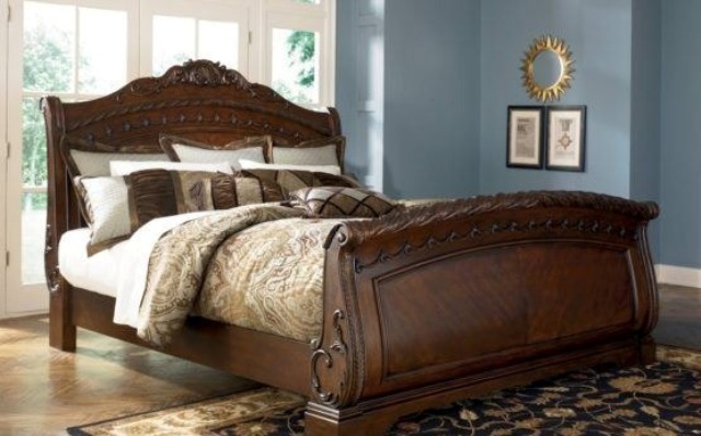 Темная деревянная спальня Queen North Shore B553-74-75-77 ASHLEY Темная деревянная спальня Queen North Shore B553-74-75-77 ASHLEY