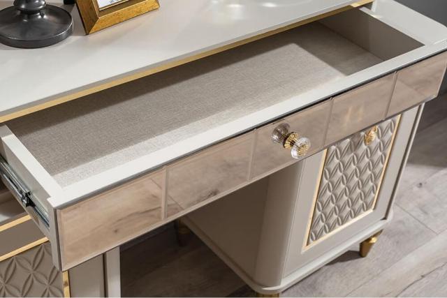 Аристократическая кремовая спальня Кристал Аdekanli Аристократическая кремовая спальня Кристал Аdekanli