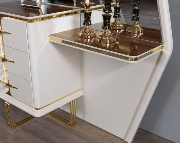 Белая спальня Нобель, Турция