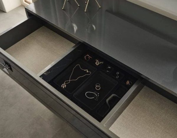 Серая зеркальная спальня Олимпия