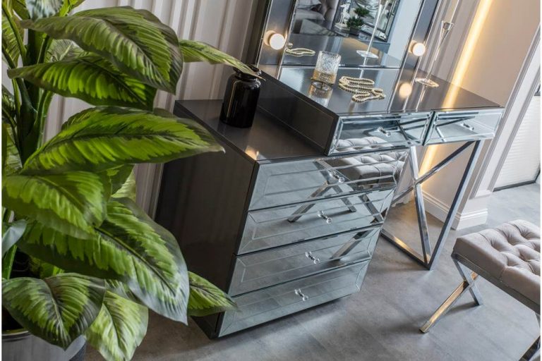 Серая зеркальная спальня Парма, Турция Серая зеркальная спальня Парма, Турция