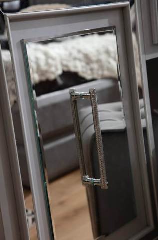 Модерновая серая спальня Призма