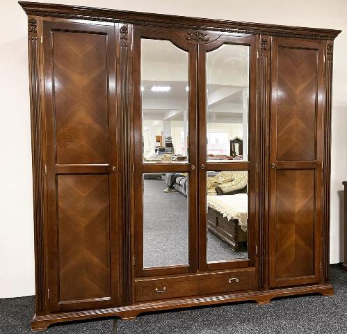 Классический румынский шкаф Виктория