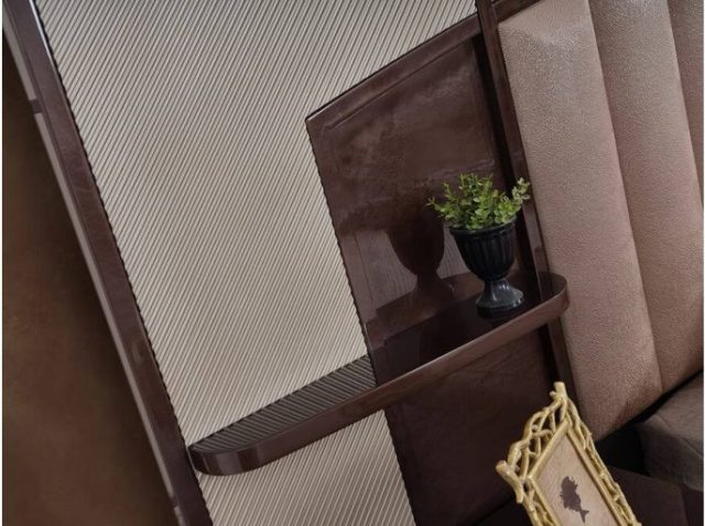 Коричневая глянцевая спальня Венеция