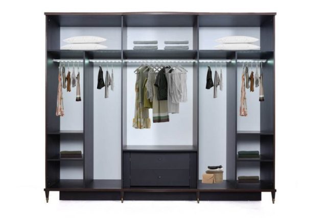 Коричневая глянцевая спальня Венеция