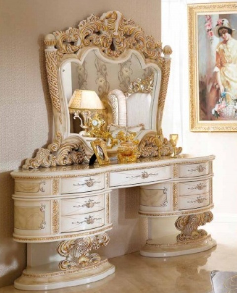 Золотая спальня в стиле барокко Дейси