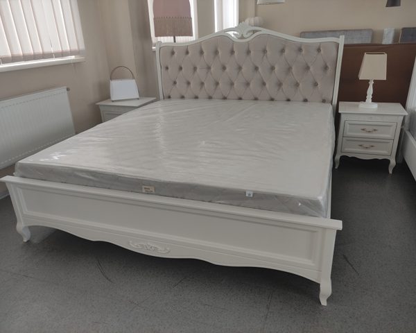 Деревянная светлая спальня Селена