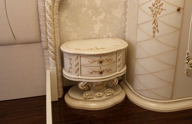 Золотая спальня в стиле барокко Дейси Золотая спальня в стиле барокко Дейси