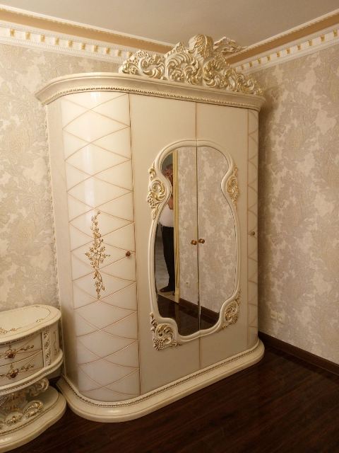 Золотая спальня в стиле барокко Дейси Золотая спальня в стиле барокко Дейси