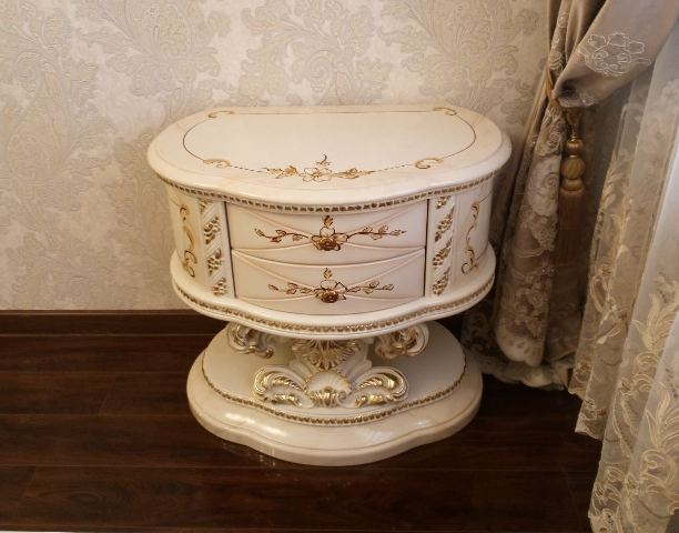 Золотая спальня в стиле барокко Дейси Золотая спальня в стиле барокко Дейси