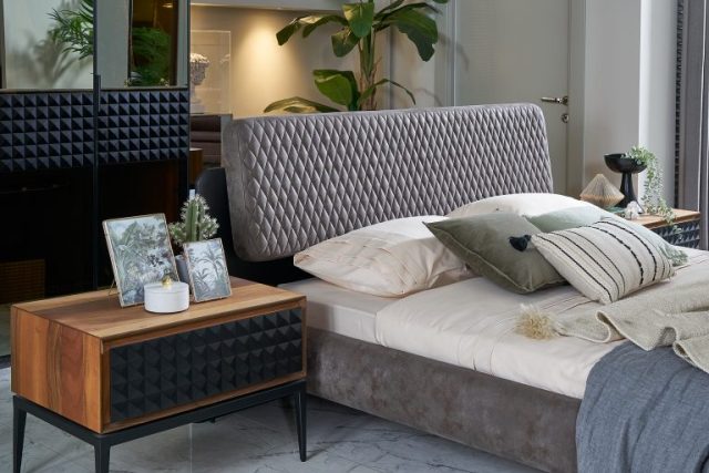 Спальня Пирамида в стиле лофт, Турция Спальня Пирамида в стиле лофт, Турция