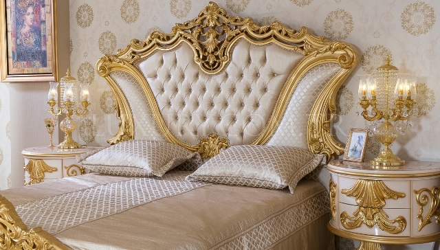 Элитная золотая кровать Роял барокко