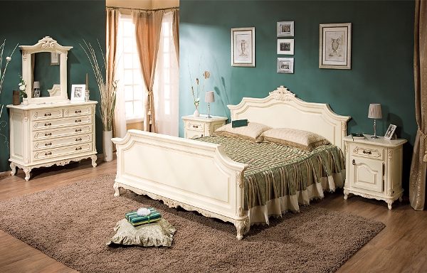 Белая спальня Роял, Румыния
