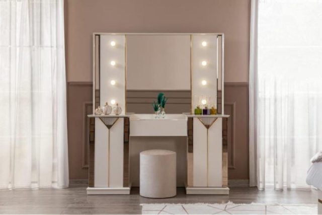 Белая спальня с золотом Графиня