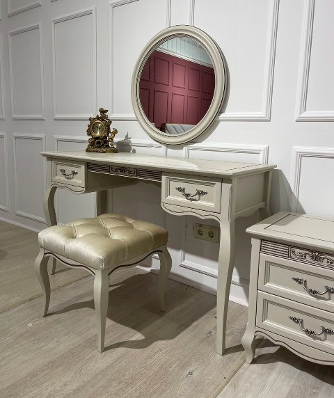 Классическая деревянная спальня Селена