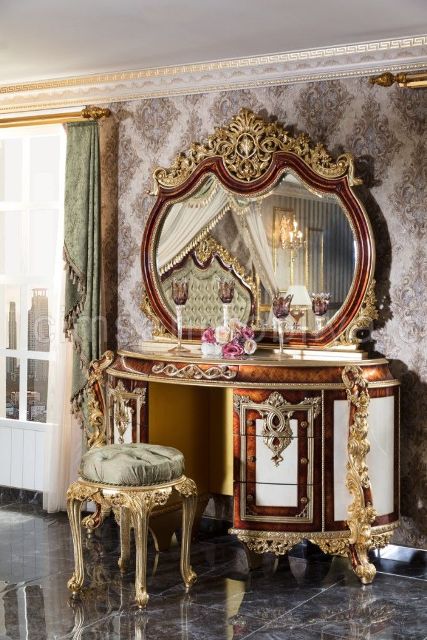 Классическая резная мебель для спальни Рива Классическая резная мебель для спальни Рива