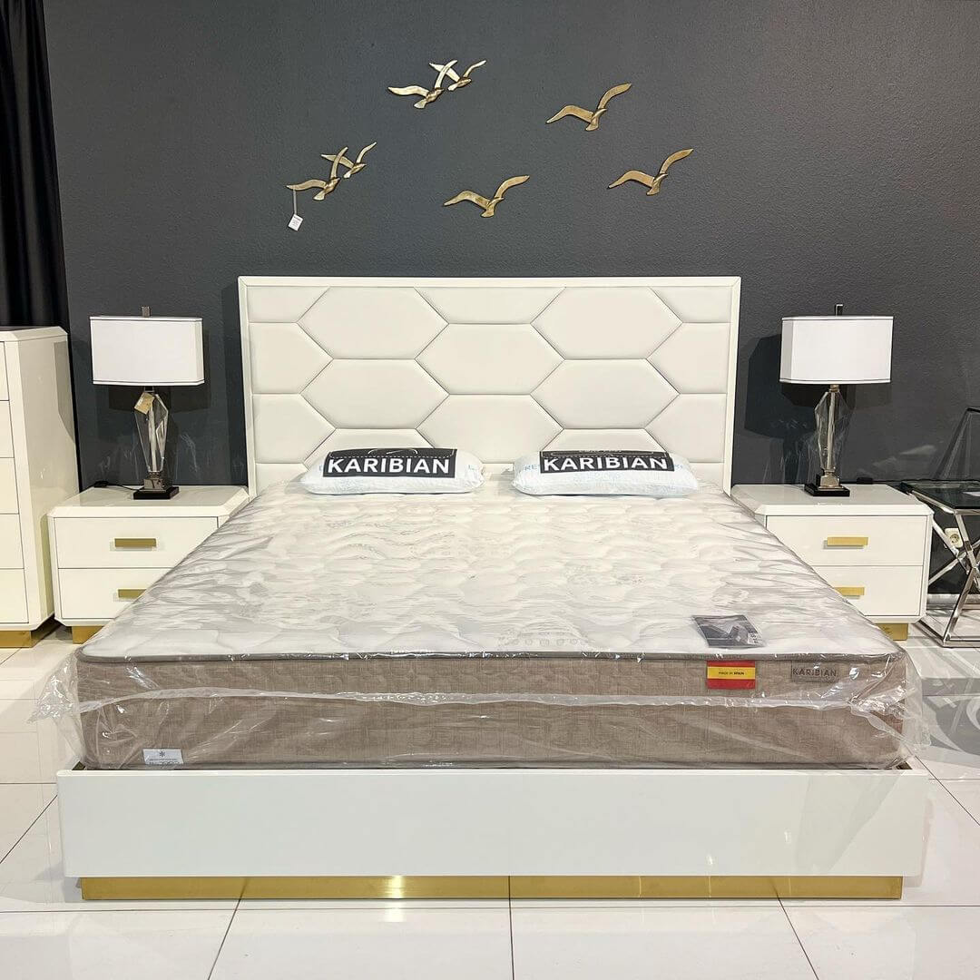 Ліжко з м'яким узголів'ям 180х200