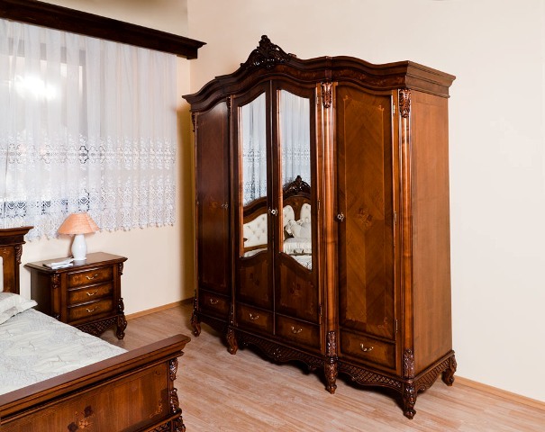 Классический резной шкаф Престиж Классический резной шкаф Престиж