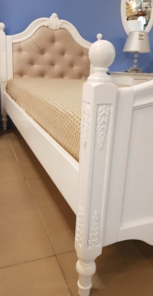Белая классическая кроватка Аладин