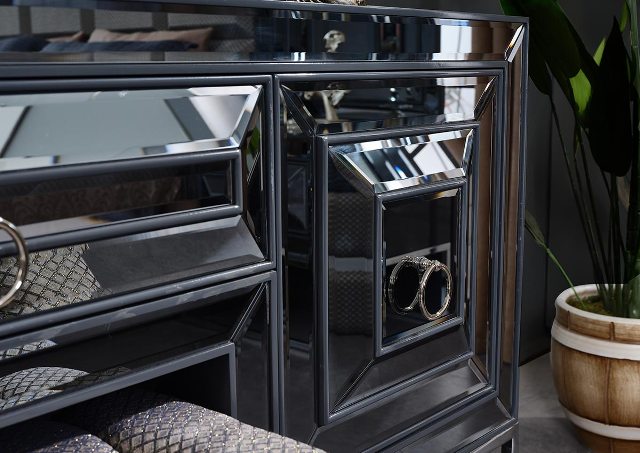 Серебряная спальня Гуччи, АРТ-Деко Серебряная спальня Гуччи, АРТ-Деко