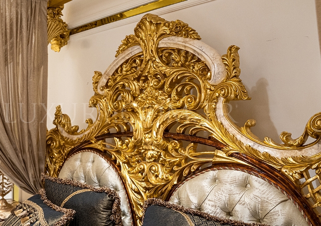 Золотая кровать с балдахином Королева Золотая кровать с балдахином Королева