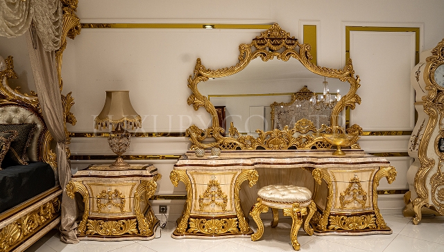 Золотая кровать с балдахином Королева Золотая кровать с балдахином Королева