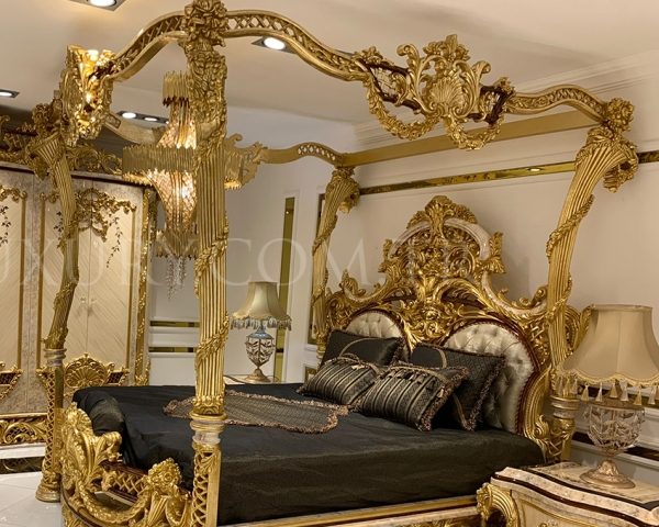 Золотая кровать с балдахином Королева