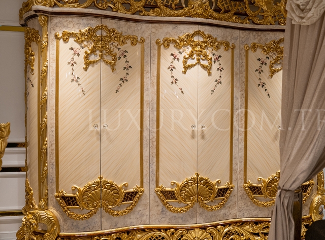 Золотая кровать с балдахином Королева Золотая кровать с балдахином Королева