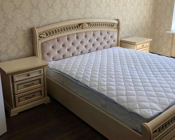 Белая деревянная спальня Доминика