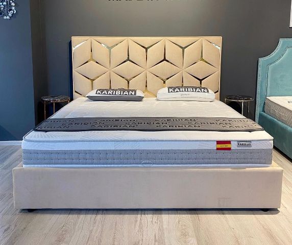 Мягкая кровать с подъемным механизмом Кристал