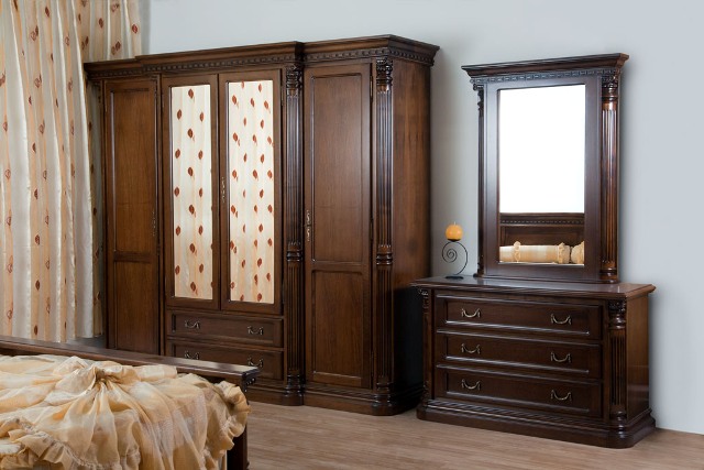 София классическая деревянная спальня, орех София классическая деревянная спальня, орех