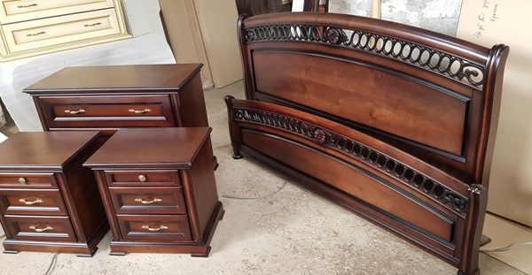 Темная мебель для спальни Доминика